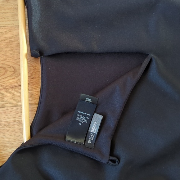 Bisou Bisou. Black Short Sleeve Peplum Top. Size XL. - Picture 9 of 10